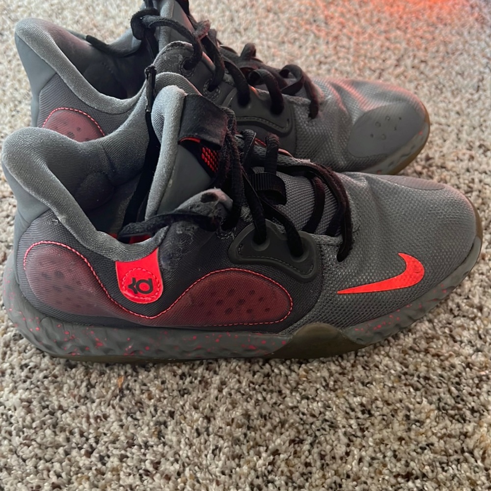 Boys KD Basketball Shoes Size 3.5